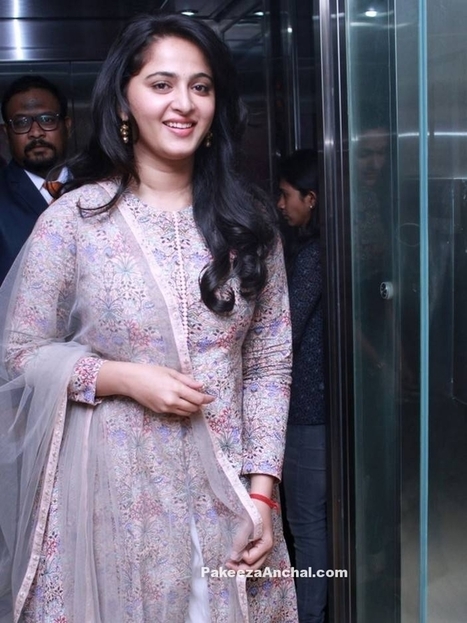 Anushka shetty in outlet anarkali dress