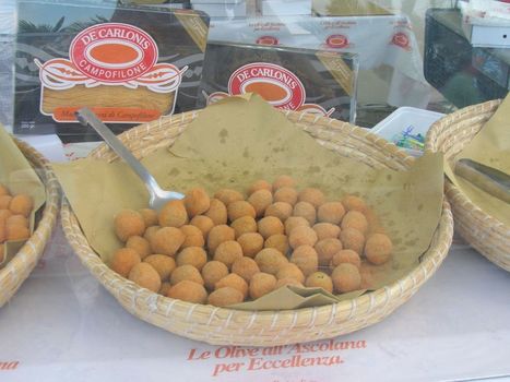 Introducing olives all'ascolana | La Cucina Italiana - De Italiaanse Keuken - The Italian Kitchen | Scoop.it