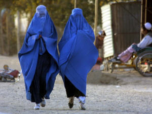 Un groupe musulman réclame l'interdiction du port en public de la burqa et du niqab | Think outside the Box | Scoop.it
