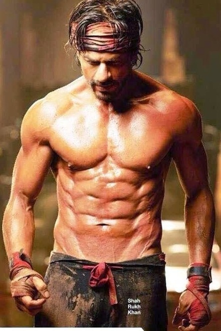 Shah Rukh Khan showing his 8 Pack abs muscles in Happy New Year movie, Bollywood, Indian Fashion | Indian Fashion Updates | Scoop.it