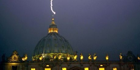 Quand la foudre s'abat sur le Vatican | Tout le web | Scoop.it