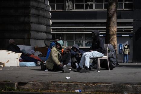 A Paris, sous les tentes du m&eacute;tro Stalingrad, l&rsquo;&laquo;&nbsp;errance&nbsp;&raquo; sans fin des exil&eacute;s - Le Monde | Revue de presse | Scoop.it
