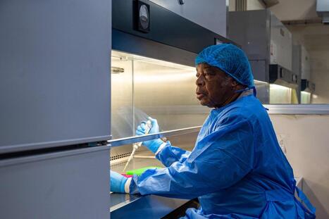 &laquo; Ebola se propage &agrave; une vitesse que nous n&rsquo;avions encore jamais observ&eacute;e &raquo; : l&rsquo;alerte de Jean-Jacques Muyembe, cod&eacute;couvreur du virus | Actualit&eacute;s VIH, h&eacute;patites, IST, sant&eacute; sexuelle | Scoop.it