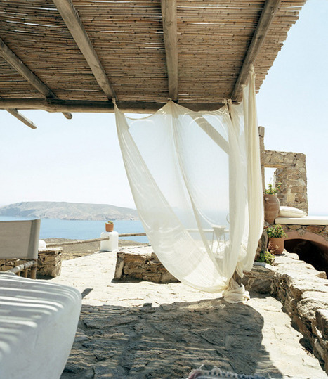 Un petit bout de paradis...un havre de bleu et blanc au bord de la mer | Villas de Luxe | Scoop.it