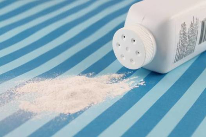 “Why aren’t they warning women about it?” The toxic danger in your baby powder | Herstory | Scoop.it