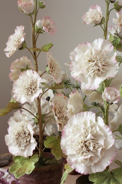 The Stunningly Beautiful Porcelain Flowers of Vladimir Kanevsky | Strange days indeed... | Scoop.it