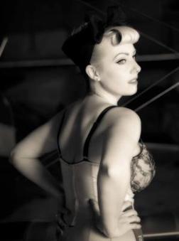 Pin Up Girl October Divine w/ Jordan Osaurus Steele&rsquo;s &ldquo;On The Run&rdquo; | Rockabilly | Scoop.it