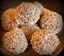 Dying for Chocolate: Amaretto Truffles: National Chocolate Candy Day | The Chic Chocolate Curator | Scoop.it