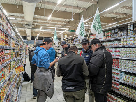 Pr&egrave;s de Toulouse. Coup d'&eacute;clat des agriculteurs dans un hypermarch&eacute; : "On ne va pas l&acirc;cher" | Actu Toulouse | Mouvements Sociaux | Scoop.it