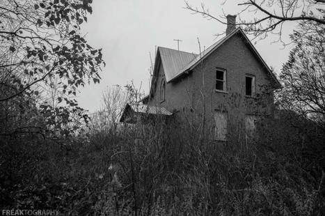 Rusty Bed springs Abandoned House Ontario Urban Exploring | FREAKTOGRAPHY - | Strange Ontario | Scoop.it