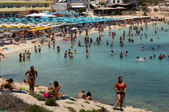 What an Italian town&rsquo;s dress code for tourists reveals about the battle against casual wear | The UHNW Lifestyle Report | Scoop.it