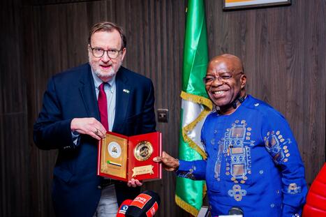 Otti To US Ambassador: Abia Seeks Partnership, Not Aids, Handouts | Industry 411 - Waste Management | Scoop.it