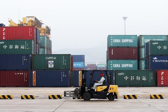 Chinese shipping imports are nosediving - Business Insider | Financial Markets Report  - Transforming Money Into Wealth | Scoop.it