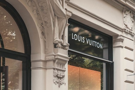 Louis Vuitton Défilés : 20 ans de création compilés dans un livre | INTERSTYLEPARIS  Fashion News | Scoop.it