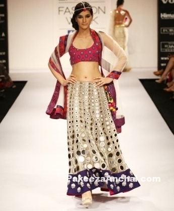 Mirror work dresses for Navratri and Dandiya, Lehenga Choli for Dandiya and Garba Nights | Indian Fashion Updates | Scoop.it