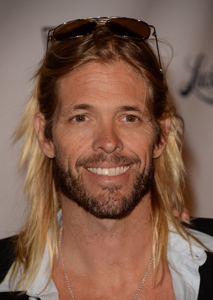 Taylor hawkins. Оливер Тейлор Хокинс. Оливер Шейн Хокинс. Jason Hawkins Taylor Hawkins.