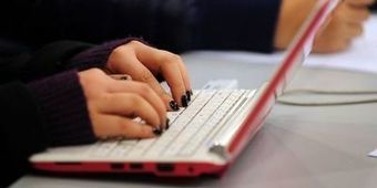 "On ne fera pas entrer les élèves dans l'ère du numérique avec une heure en salle informatique par semaine" | Strictly pedagogical | Scoop.it