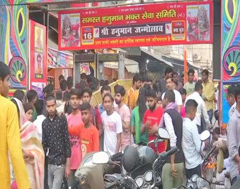 On Hanuman Jayanti, devotees throng Hanuman temples to offer prayers – | Festival Posts | Scoop.it