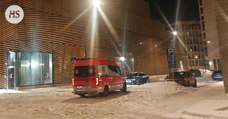 Ihminen kuoli pudottuaan pys&auml;k&ouml;intitalosta J&auml;tk&auml;saaressa | HS.fi | 1Uutiset - Lukemisen t&auml;hden | Scoop.it