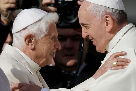 L'image du jour : le Pape Émérite Benoit XVI salué par le Pape François place Saint Pierre - Aleteia | Tout le web | Scoop.it