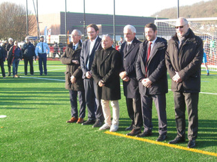 Le terrain synth&eacute;tique et la piste d'athl&eacute;tisme sont enfin sortis de terre &agrave; Pont-Audemer | Une semaine d'actu - Newsletter de veille de l'AURH | Scoop.it