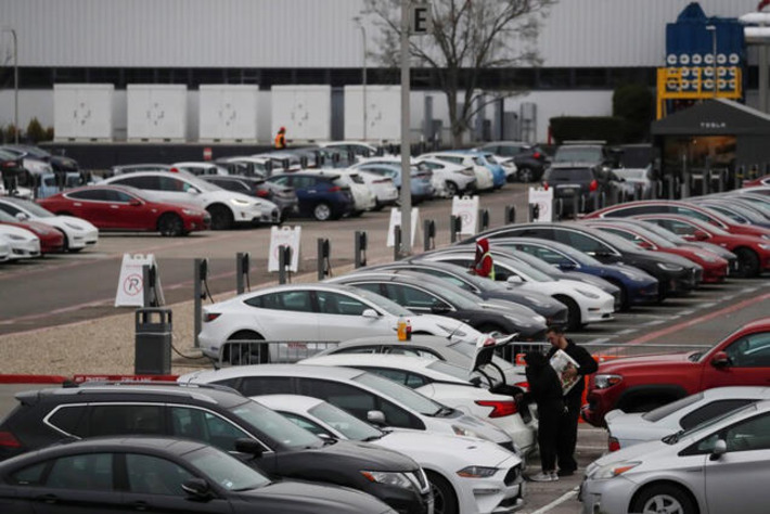 Canadian market share of U.S.-made vehicles tumbles 20% in first half of 2026 | Financial Markets Report  - Transforming Money Into Wealth | Scoop.it
