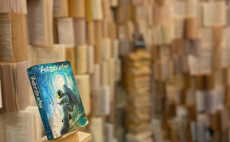 'Paperback Metaverse' Exhibit Combines Books And AR | Imagine Online International Education | Scoop.it