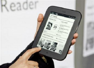 Prospective : 54 millions de lecteurs d'ebooks dans 6 ans ActuaLitté - Les univers du livre | -thécaires are not dead | Scoop.it