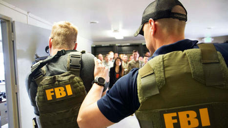 Le FBI arrête le propriétaire d’un site de hackers sur le Dark web ...