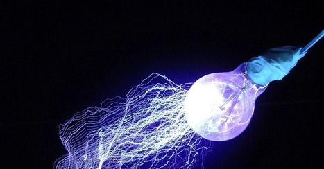 Li-Fi Turns Every Lightbulb Into an Ultra-Fast Wireless Network | Mashable.com | @The Convergence of ICT, the Environment, Climate Change, EV and HEV Transportation & Distributed Renewable Energy | Scoop.it