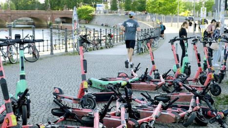 Kampf gegen das E-Scooter-Chaos: In neun Monaten k&ouml;nnte das Wildparken in Berlin vorbei sein | Kompass-Aktuell | Scoop.it