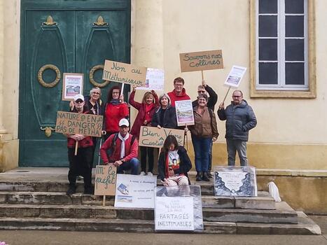 &laquo;&nbsp;Le probl&egrave;me, ce n&rsquo;est pas le m&eacute;thaniseur, c&rsquo;est l&rsquo;endroit&nbsp;&raquo;&nbsp;: une douzaine d&rsquo;habitants de Castelnau-Tursan mobilis&eacute;s devant la pr&eacute;fecture des Landes | Landes - Conseils municipaux & communautaires | Scoop.it