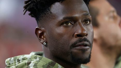 Antonio Brown: Tampa Police issue arrest warrant for former Buccaneers receiver after domestic incident - CNN.com | Operation Oya | Scoop.it
