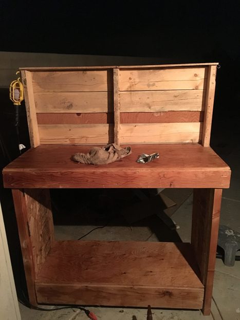 Make Your Own Plywood-topped Pallet Workbench | 1001 Pallets ideas ! | Scoop.it