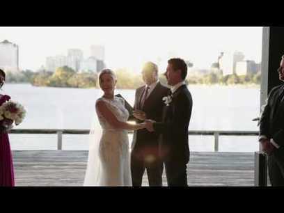 Morsian toistaa vihkikaavaa miehelleen &ndash; yht&auml;kki&auml; jotain j&auml;rjett&ouml;m&auml;n hassua tapahtuu | 1Uutiset - Lukemisen t&auml;hden | Scoop.it