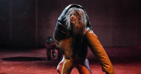Recension: Teater Viirus Collage-f&ouml;rest&auml;llning &auml;r som en protest mot den algoritmstyrda vardagen | Kultur | A1Uutiset | Scoop.it