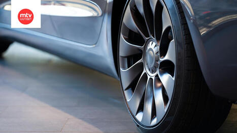 Mit&auml; pit&auml;&auml; ottaa huomioon, jos s&auml;hk&ouml;auton kes&auml;renkaat vaihtaa itse? Muista yksi seikka, jos viet auton ammattilaiselle | 1Uutiset - Lukemisen t&auml;hden | Scoop.it