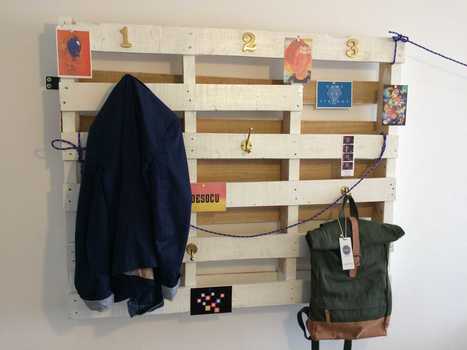Simple Coat Rack Made From Recycled Pallet | 1001 Pallets ideas ! | Scoop.it