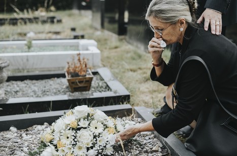Coronavirus : les obsèques limitées, un "traumatisme" pour les proches des défunts | Rapatriement de corps | Scoop.it