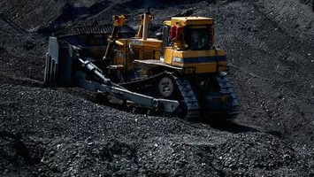Commodities pain spreading, Caterpillar retrenches | Business Report - Making A Difference | Scoop.it