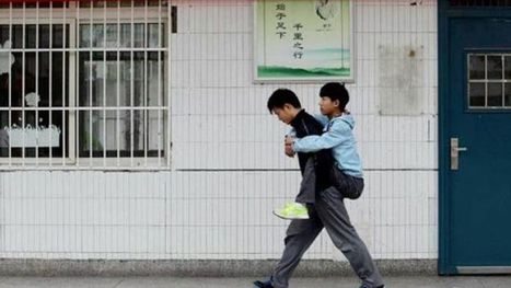 Chine - Il porte son ami handicapé pendant 3 ans pour l’emmener à l’école | Koter Info - La Gazette de LLN-WSL-UCL | Scoop.it