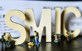 Smic&nbsp;: le salaire minimum augmente de 2,4&nbsp;% ce lundi, pour suivre l&rsquo;inflation | Politiques publiques et soci&eacute;t&eacute; | Scoop.it
