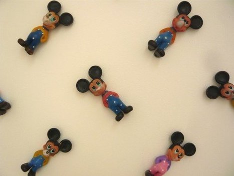 Artist Creates 3D Wallpaper Using Hundreds of Mickey Mouse Toys  | Creative Spotting | 1001 Creative ideas ! | Scoop.it