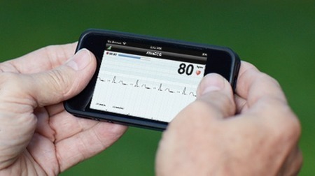 AliveCor heart monitoring smartphone case cleared by FDA | Longevity science | Scoop.it