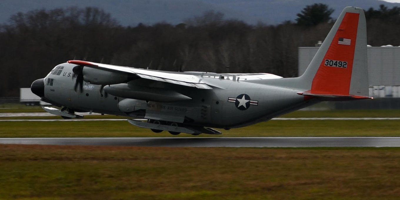 La succession des Lockheed LC-130H Skibird offi...