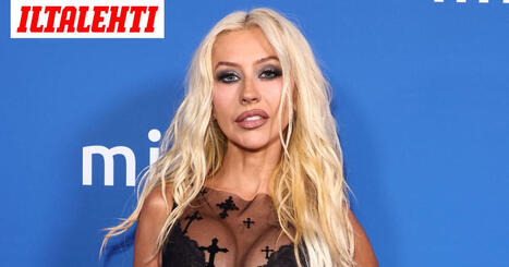 Christina Aguilera harrasti seksi&auml; kaikkien n&auml;ht&auml;vill&auml;: &rdquo;En voi uskoa, ettemme j&auml;&auml;neet kiinni&rdquo; | A1Uutiset | Scoop.it