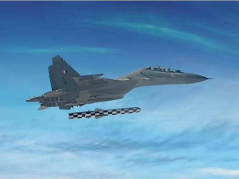 IAF Scales Up BrahMos Arsenal: More Su-30MKIs Set for Upgrade at HAL Nashik, Bolstering Post-Sindoor Strike Prowess | DEFENSE NEWS | Scoop.it