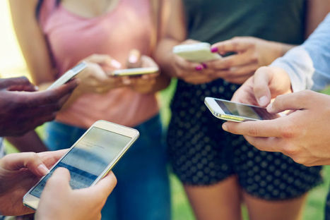 Adolescentes usando WhatsApp... ¿debemos preocuparnos? | TECNOLOGÍA_aal66 | Scoop.it