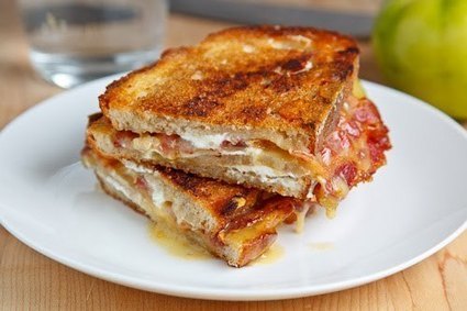 Grilled Brie and Goat Cheese Sandwich with Bacon and Green Tomato | Really interesting recipes | Scoop.it
