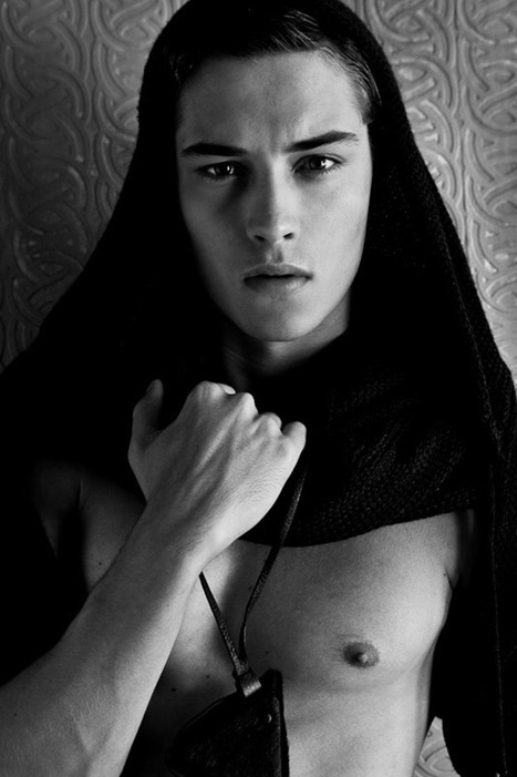 L'OFFICIEL HOMMES CHINA: Francisco Lachowski by Photographer Michelle Du Xuan - Image Amplified: The Flash and Glam of All Things Pop Culture. From the Runway to the Red Carpet, High Fashion to Mus... | JIMIPARADISE! | Scoop.it